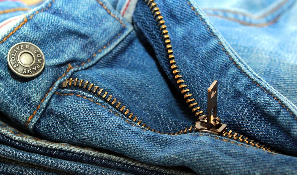 Омичей просят отдать ненужную джинсовую одежду