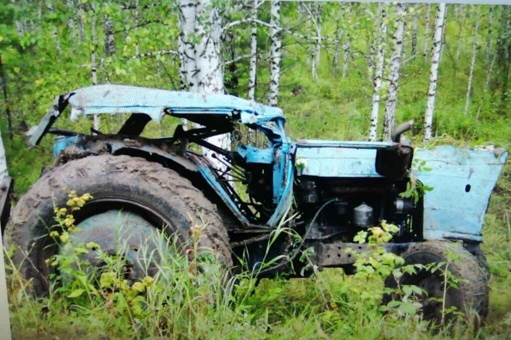 В Омской области трактор унес жизни двух человек