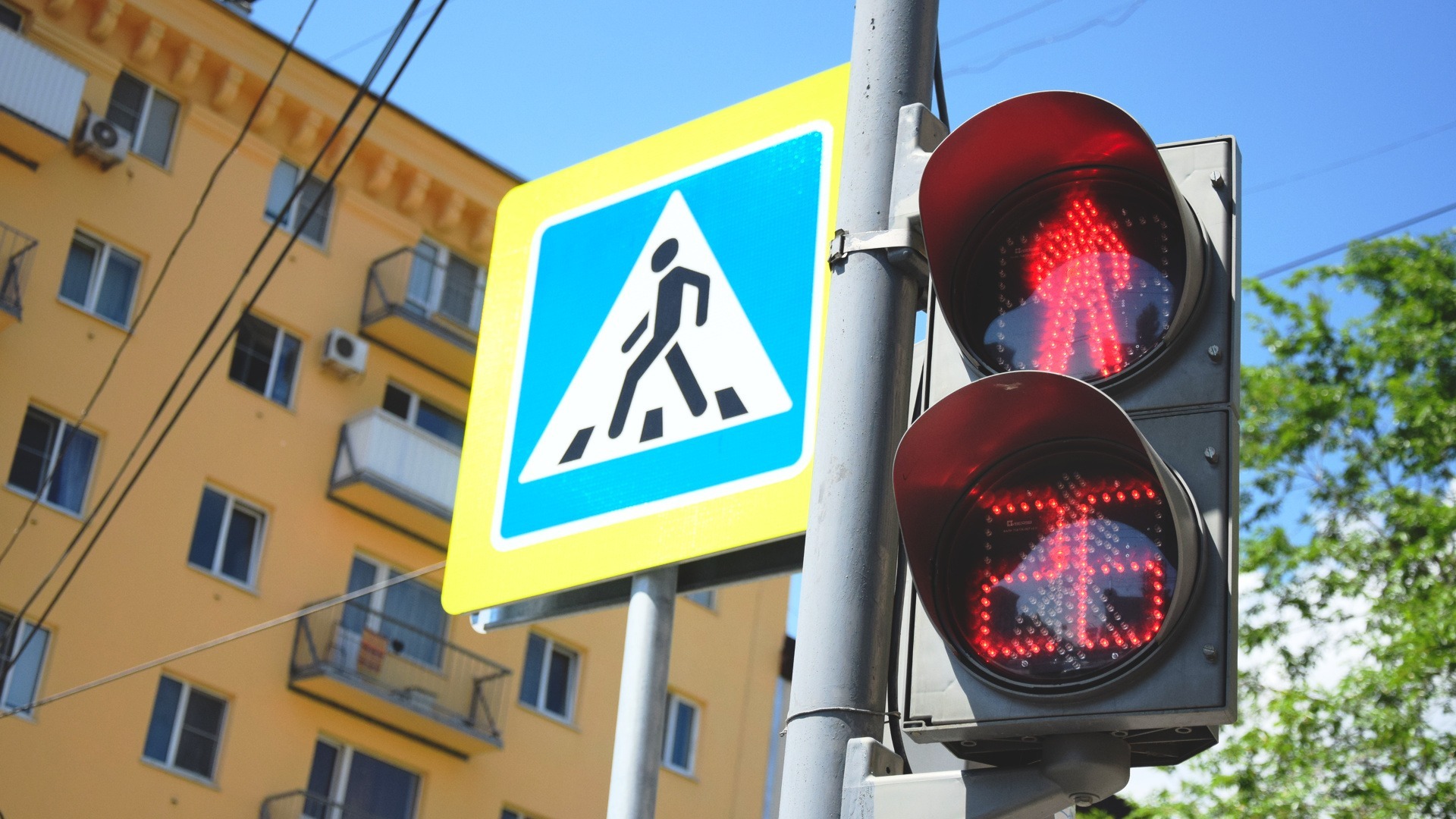В Омске появятся светофоры с сенсорным управлением