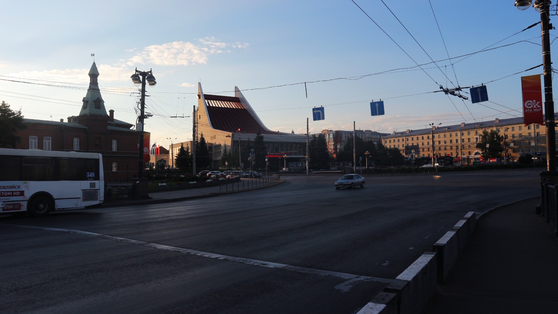 В Омске сделают островок безопасности на съезде с Комсомольского моста