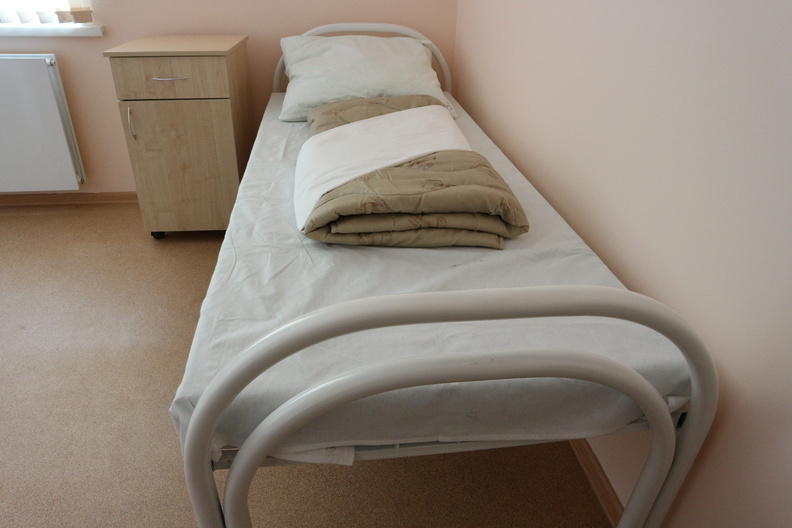 В Минздраве Омской области пообещали переселить пациентов с ОРЗ из коридоров в палаты
