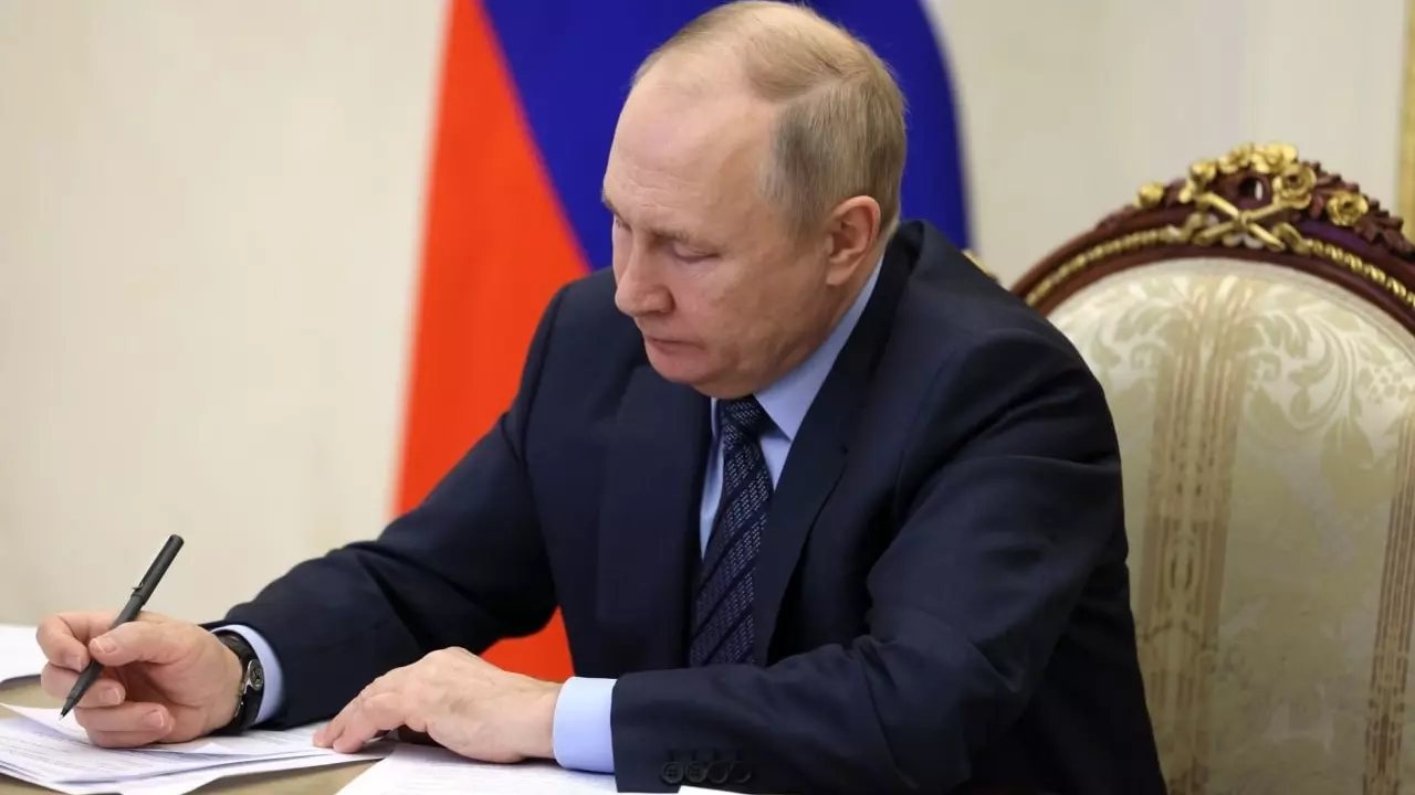 Путин предоставил в ЦИК документы кандидата на выборы