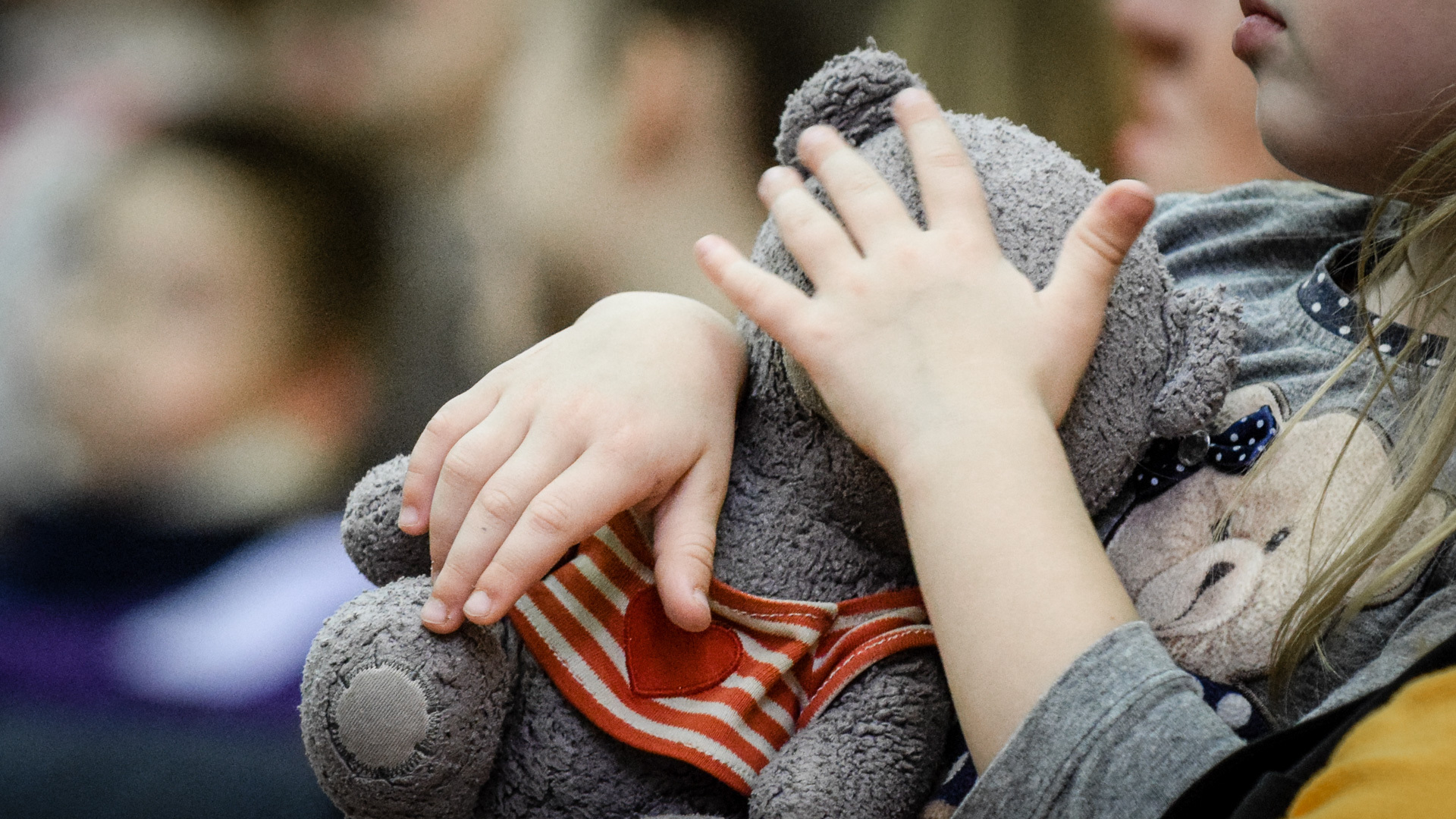 В Омске шестилетних учеников частной школы заставляли смотреть фильм ужасов «Кукла»