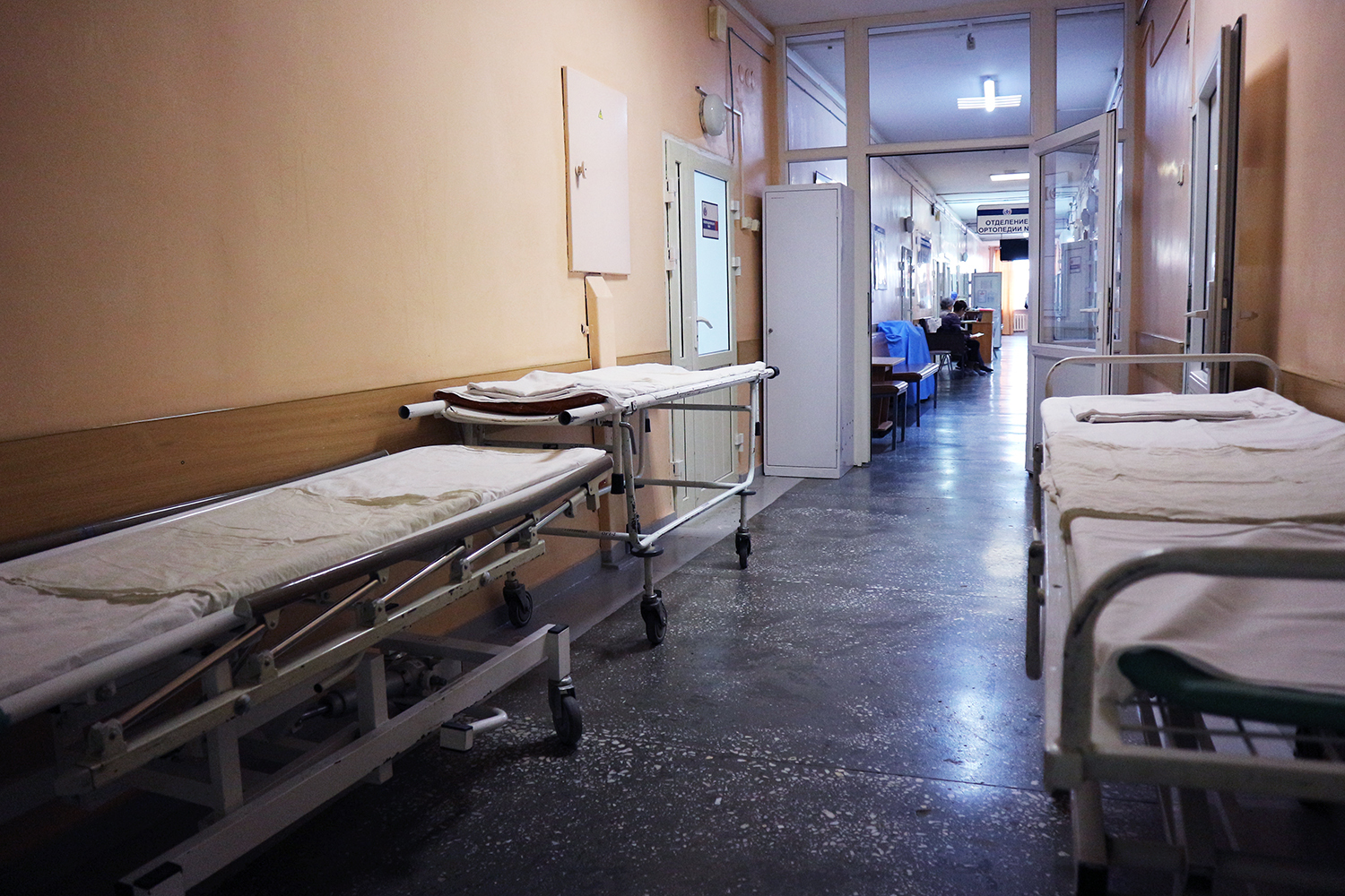 Омский СКР возбудил дело и изымает документацию из больницы после смерти пациента