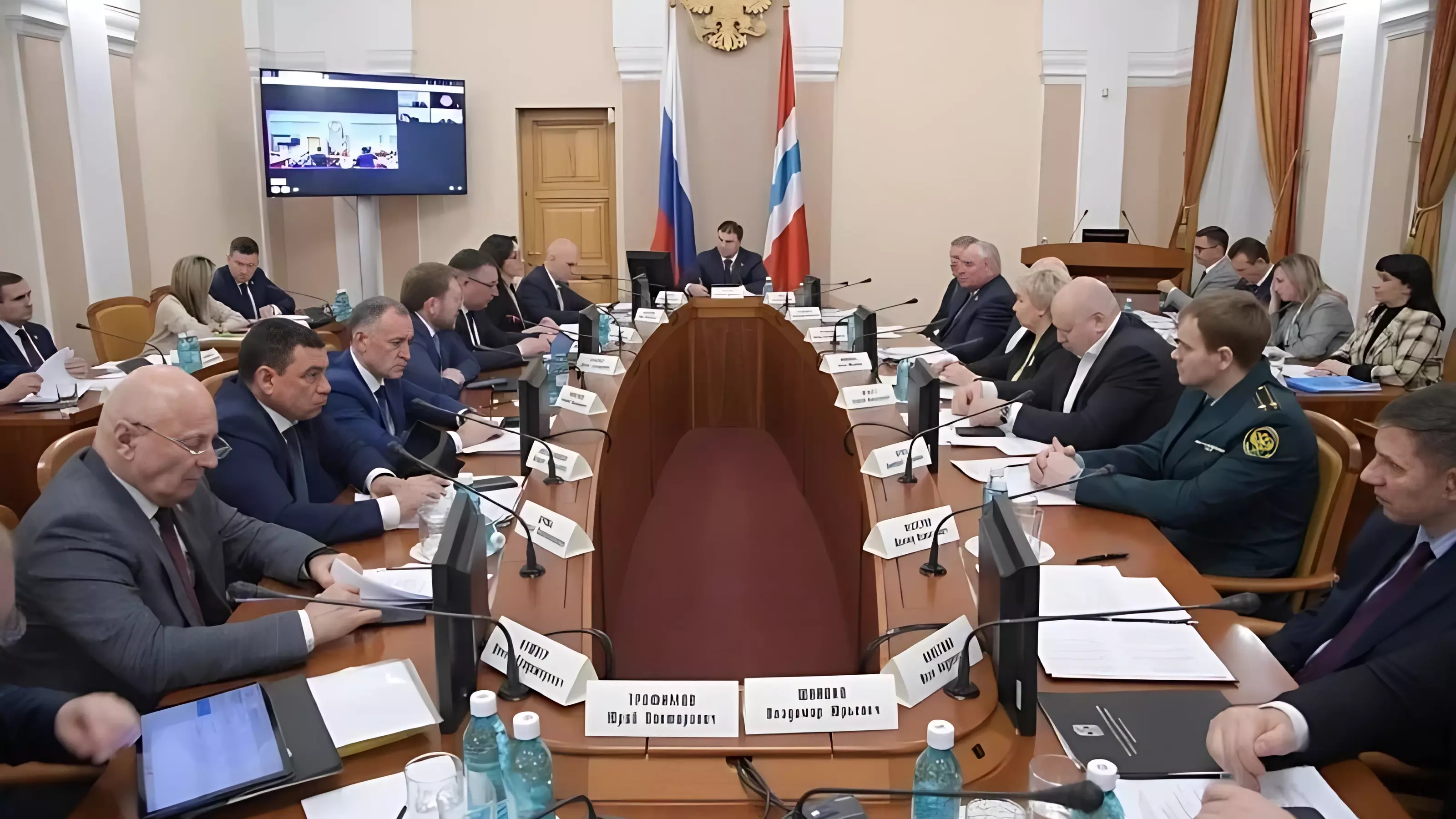 Хоценко обсудил перспективные проекты региона на заседании инвестиционного комитета