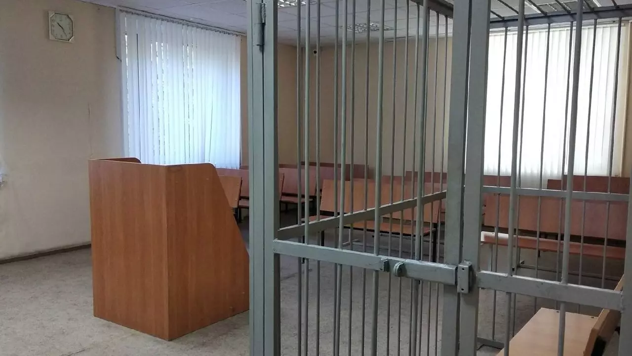Омский суд рассмотрит дело воспитанницы детдома, которая стреляла по детям