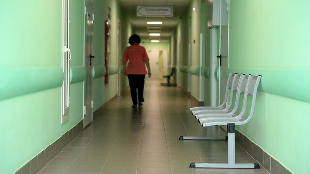 Омские врачи отказались от лечения пострадавшей в аварии девочки