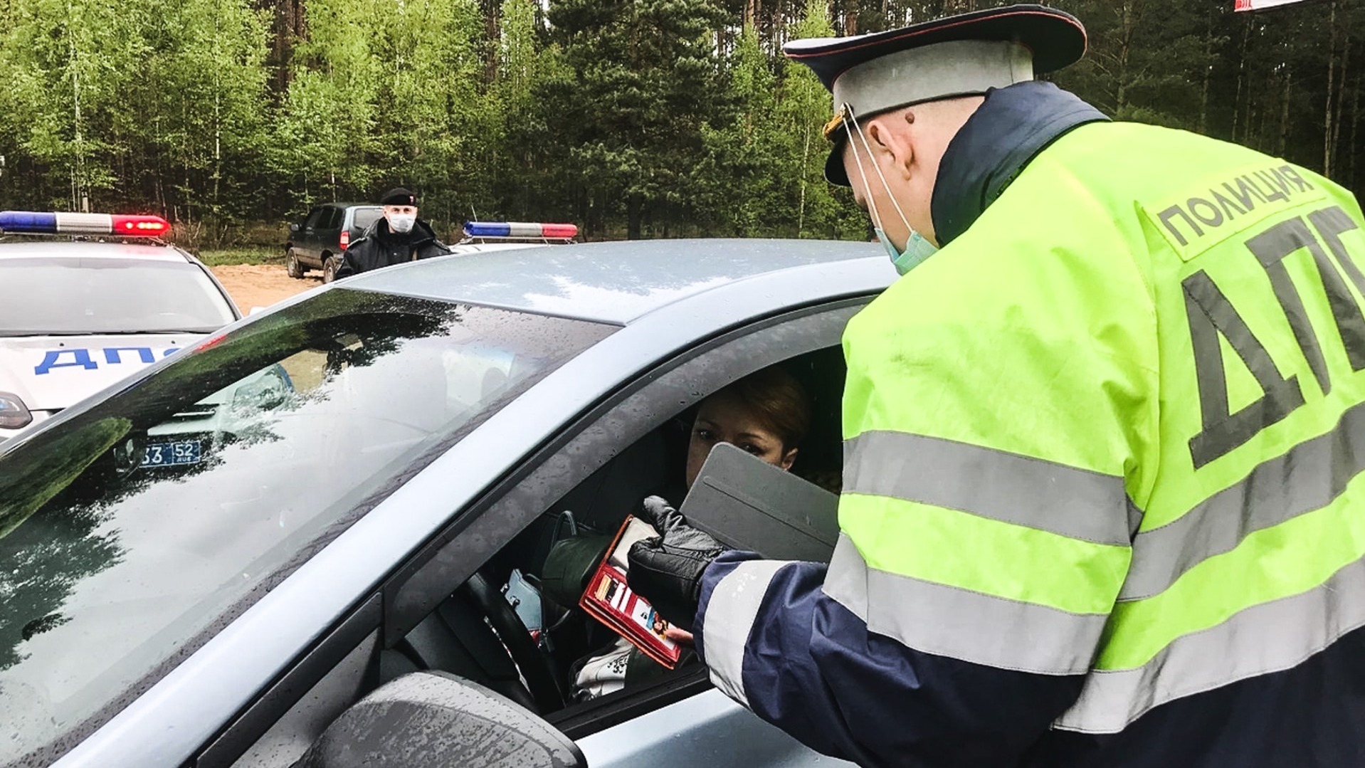 Омская полиция применила силу к пьяному водителю