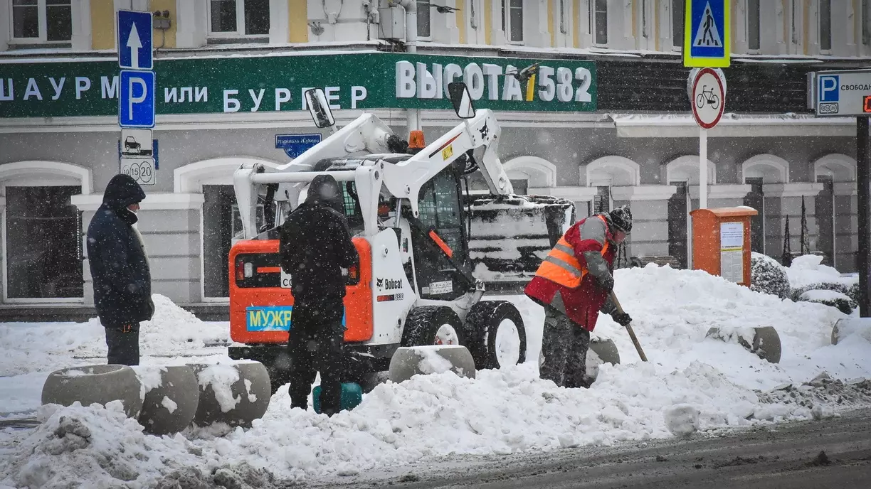 Омская администрация выделила 150 млн на технику для уборки снега