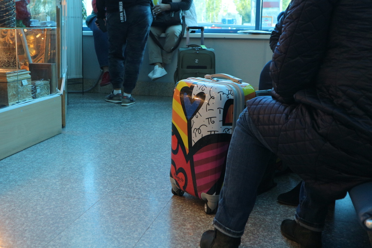 Омич украл багаж в аэропорту, чтобы приятно пахнуть