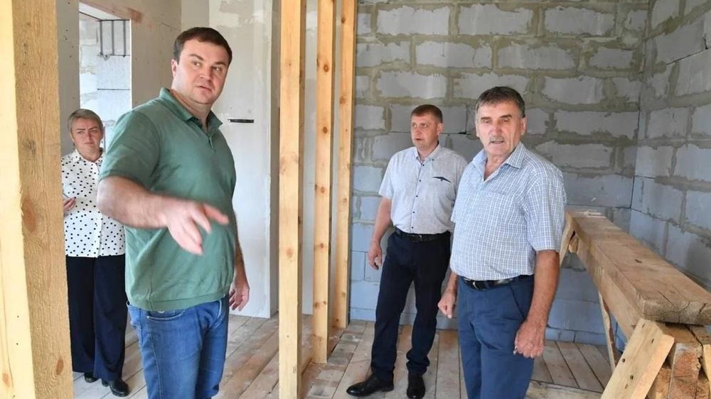 Виталий Хоценко оценил ход строительства жилья для детей-сирот в Больших Уках