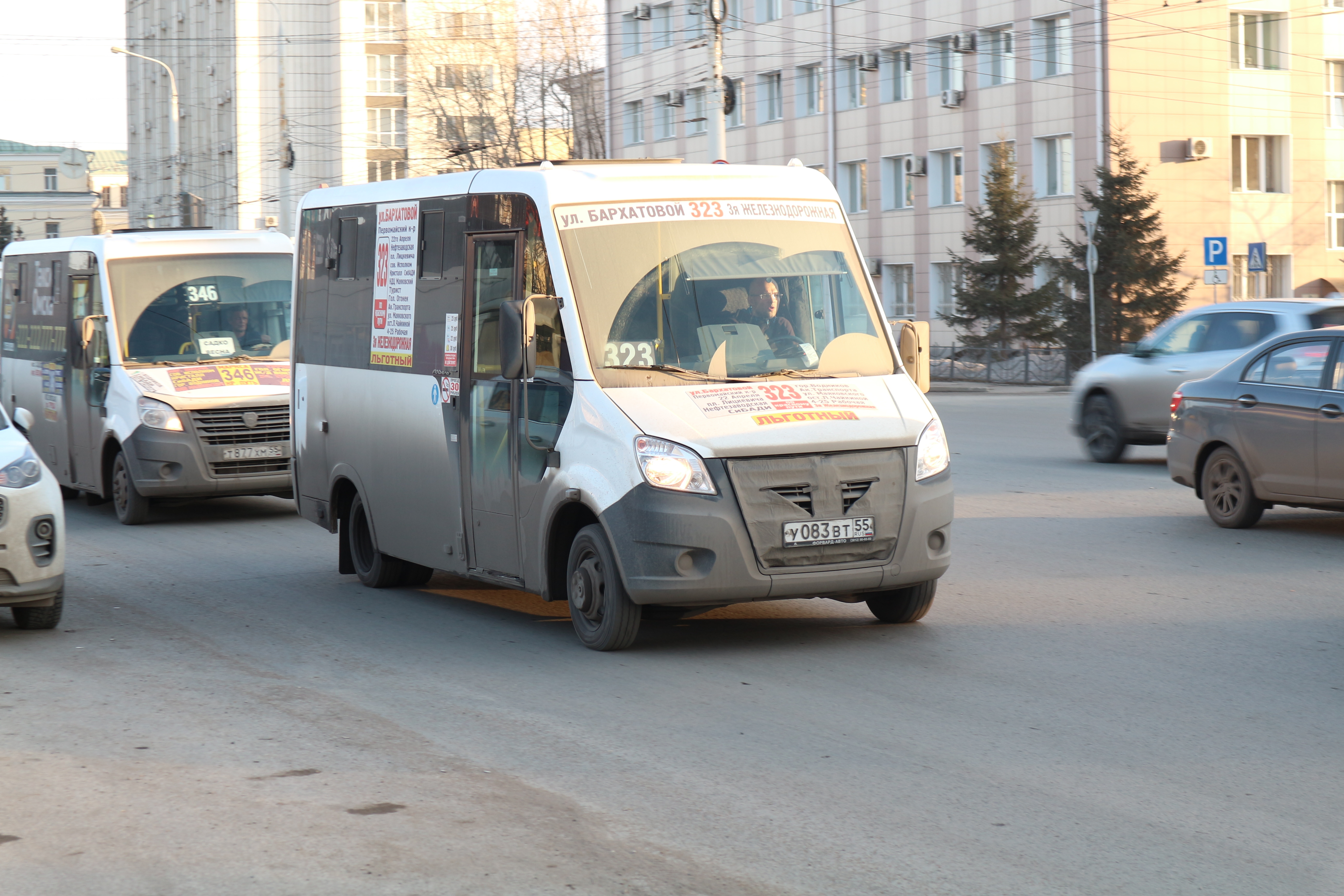 В Омске водители не хотят садиться за руль маршруток