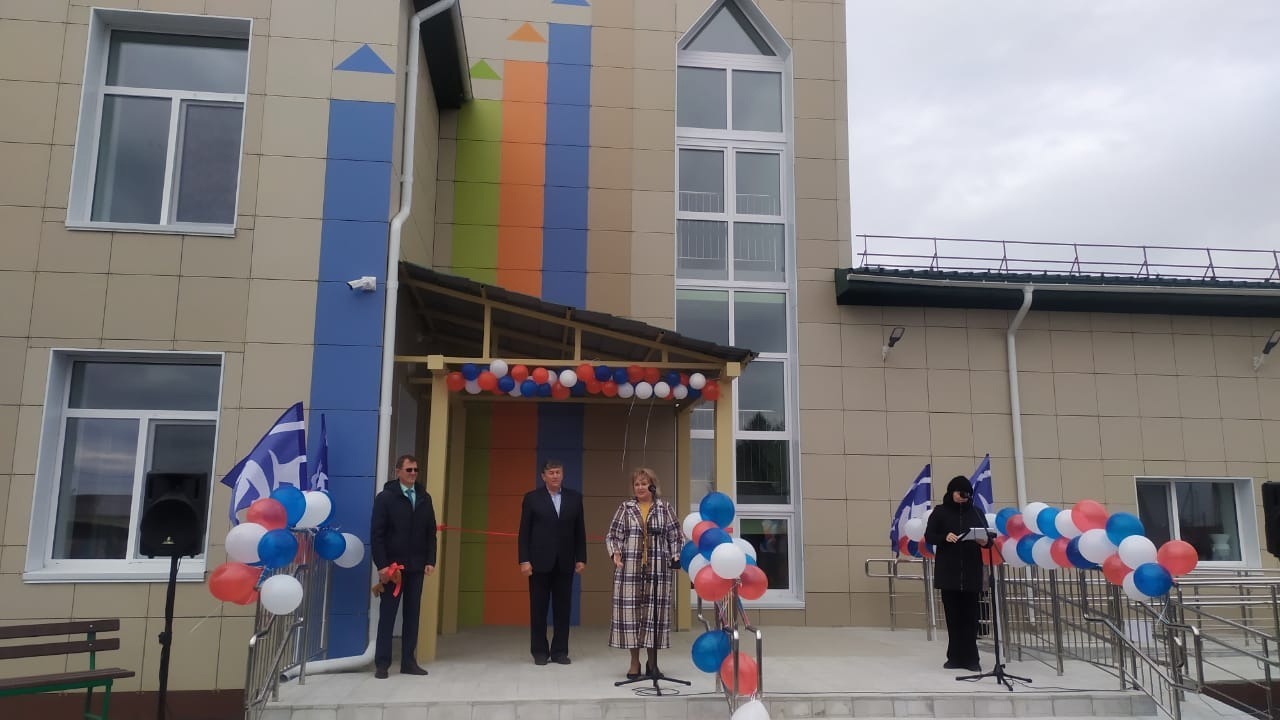 В поселке Большеречье Омской области торжественно открыли новый детский сад