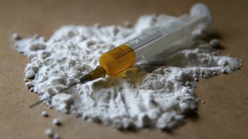 Полицейские изъяли у омского наркокурьера 291 граммов «синтетики» 