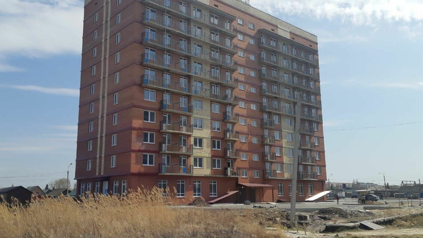 В омском Старом Кировске сдали в эксплуатацию 10-этажный дом