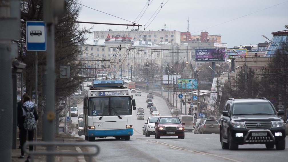 В Советском округе Омска из-за аварии перестали ходить троллейбусы