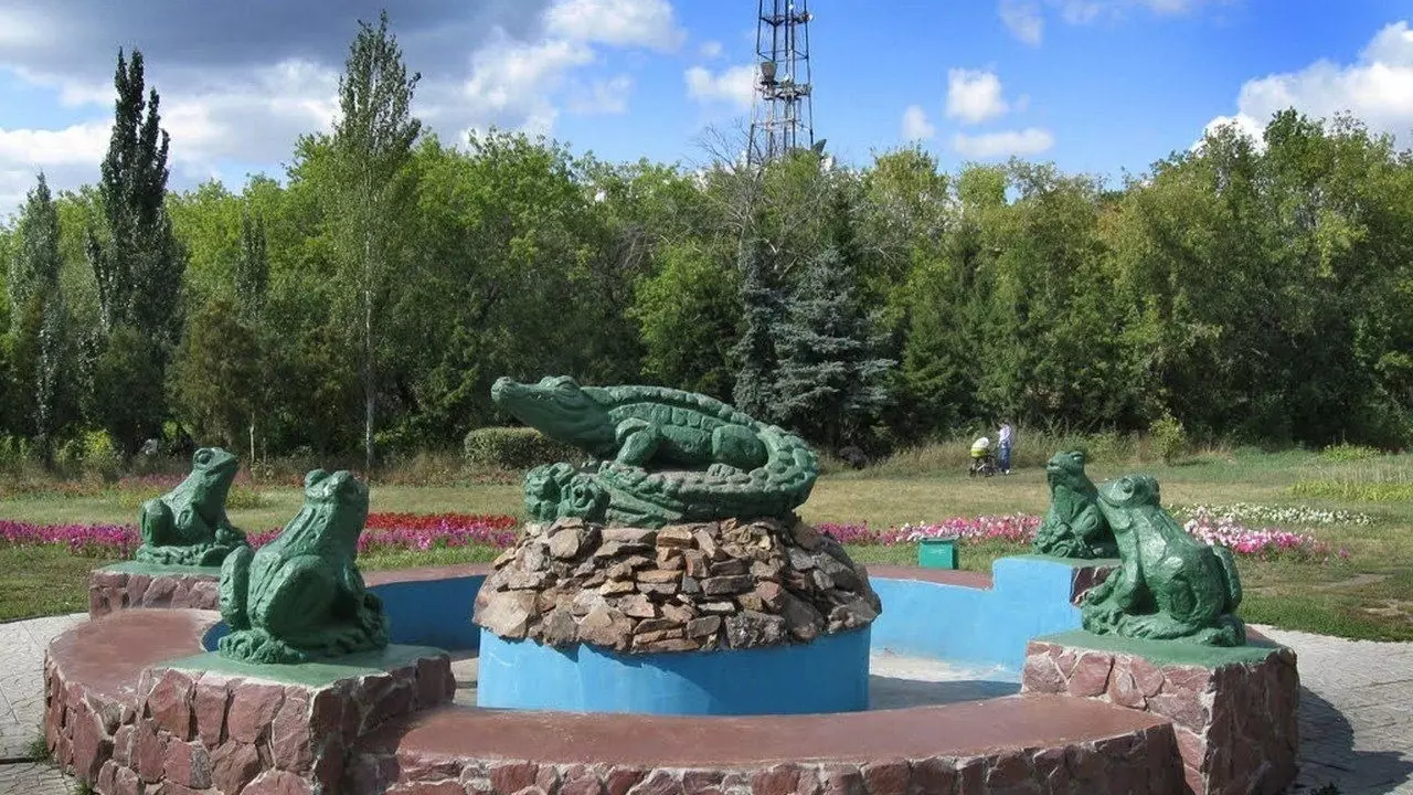 В Омске стартовал сбор средств на восстановление фонтана «Крокодил и лягушки»