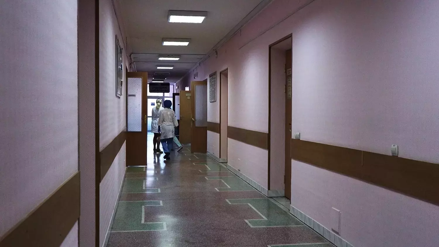 Прокуратура начала проверку после видео с неадекватным врачом омской больницы