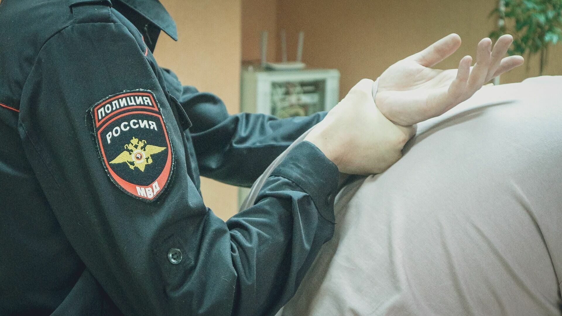 Омские полицейские задержали мужчину, сбившего 52-летнего пешехода