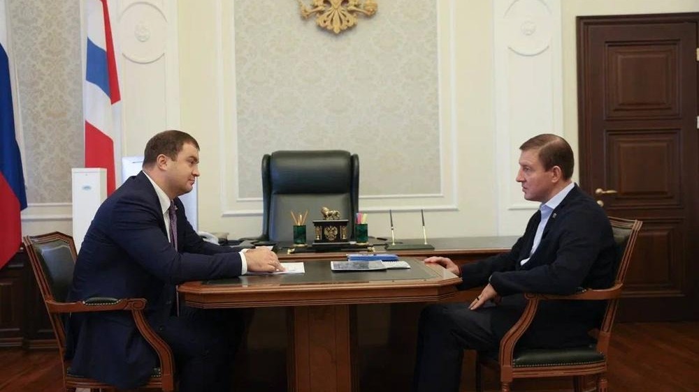 Хоценко и Турчак обсудили вопросы строительства и газификации в Омской области