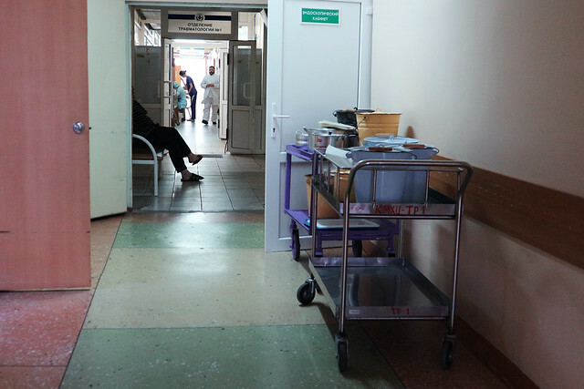 Омичка отсудила у Большереченской районной больницы 47 тыс за падение на крыльце