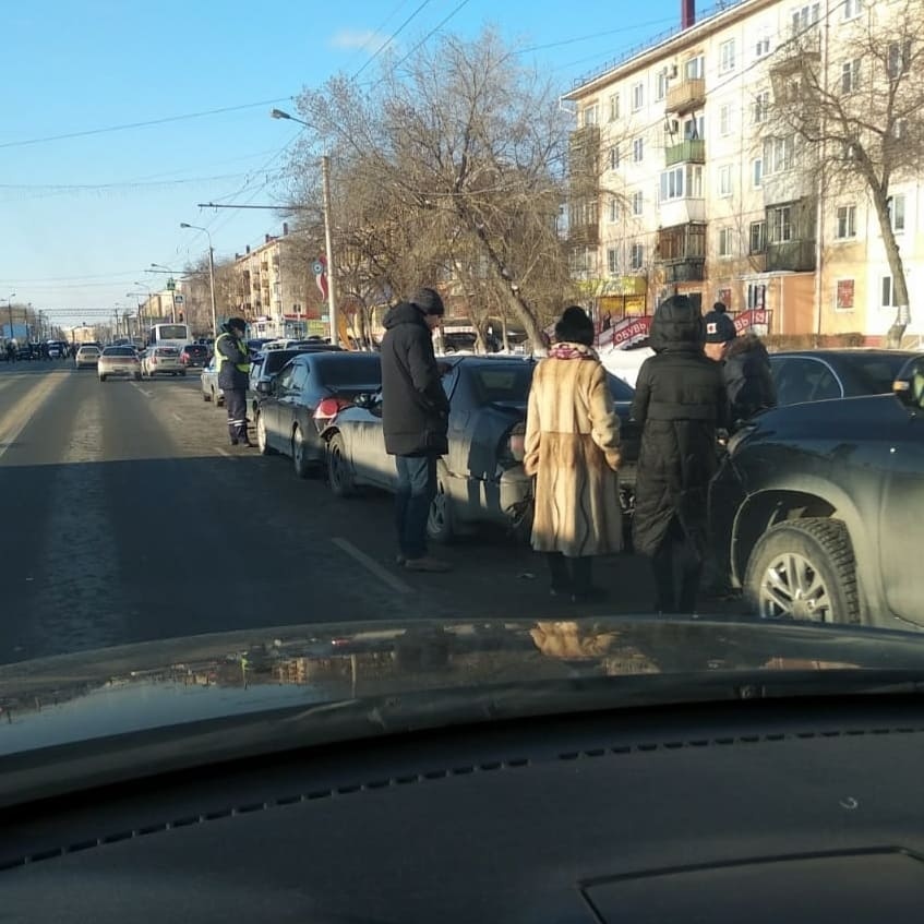 В массовом ДТП в Омске пострадали дети