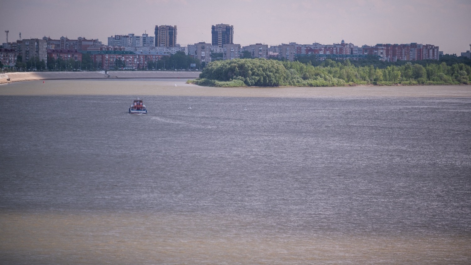 Река Иртыш в Омске