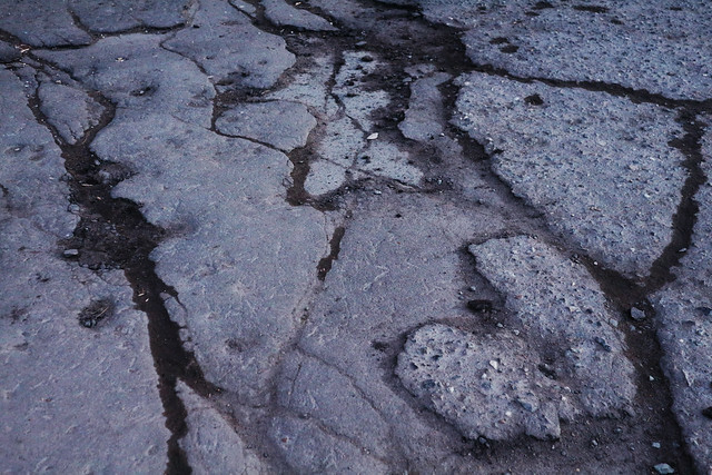 К началу лета в Омске отремонтировали треть от запланированных дорог