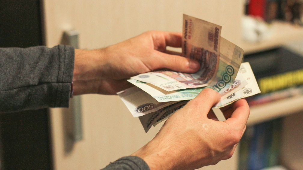 Мошенница «отблагодарила» кражей омскую пенсионерку