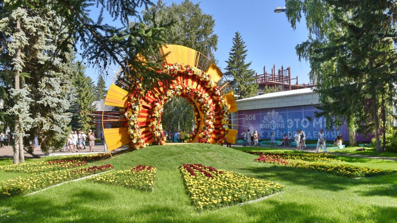 В Омске в 70-й раз открылась «живая» выставка «Флора»