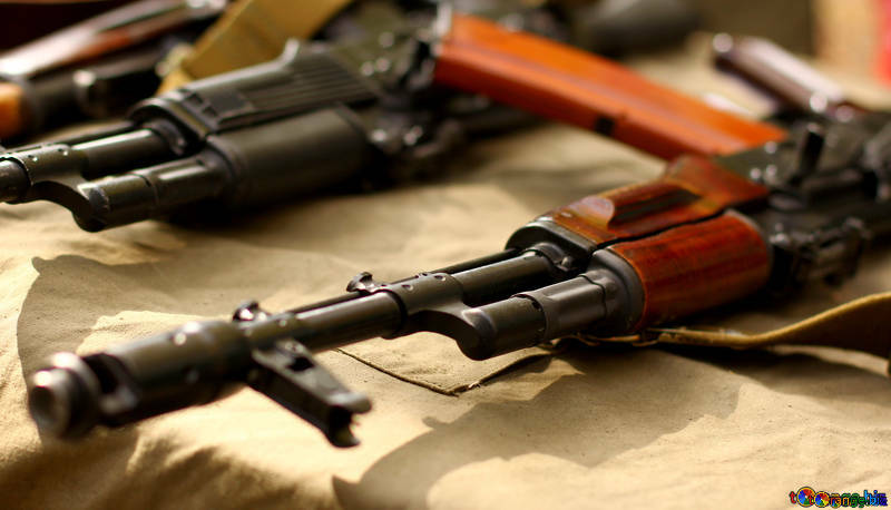 Два пенсионера в Озерске незаконно изготавливали оружие
