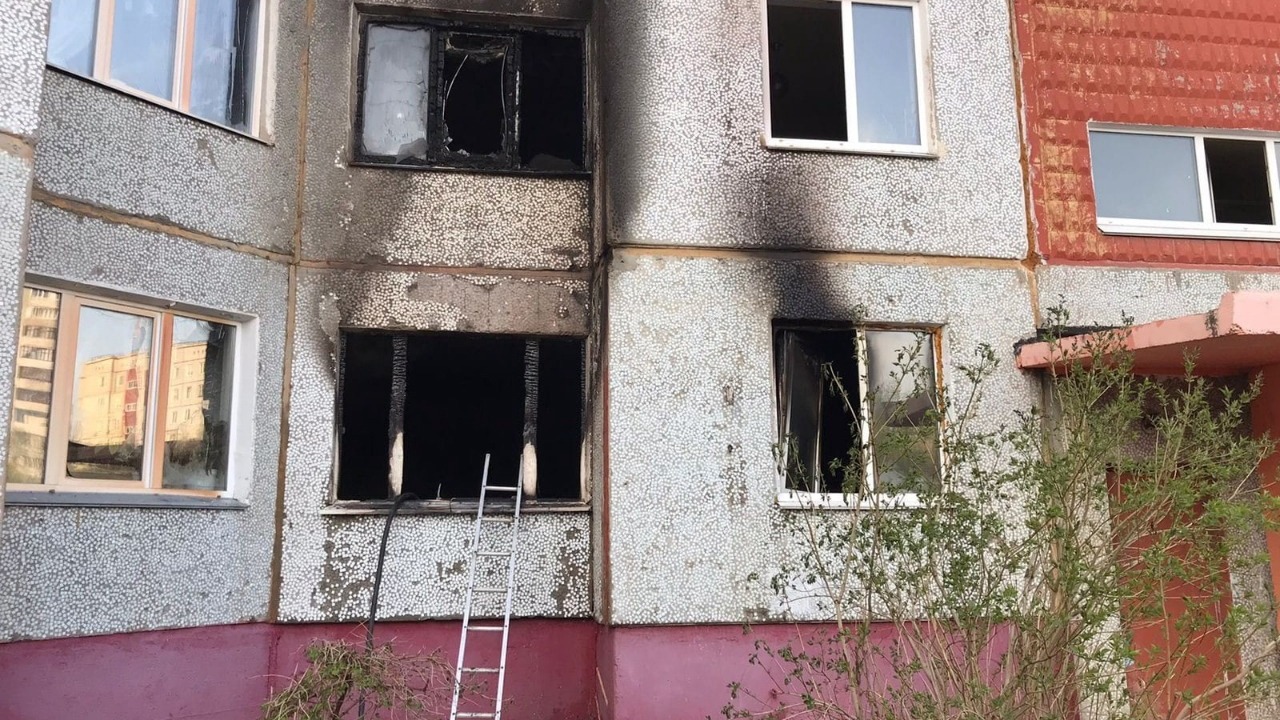 Недоброе утро. На левом берегу Омска из-за пожара в пять утра эвакуировали целый дом