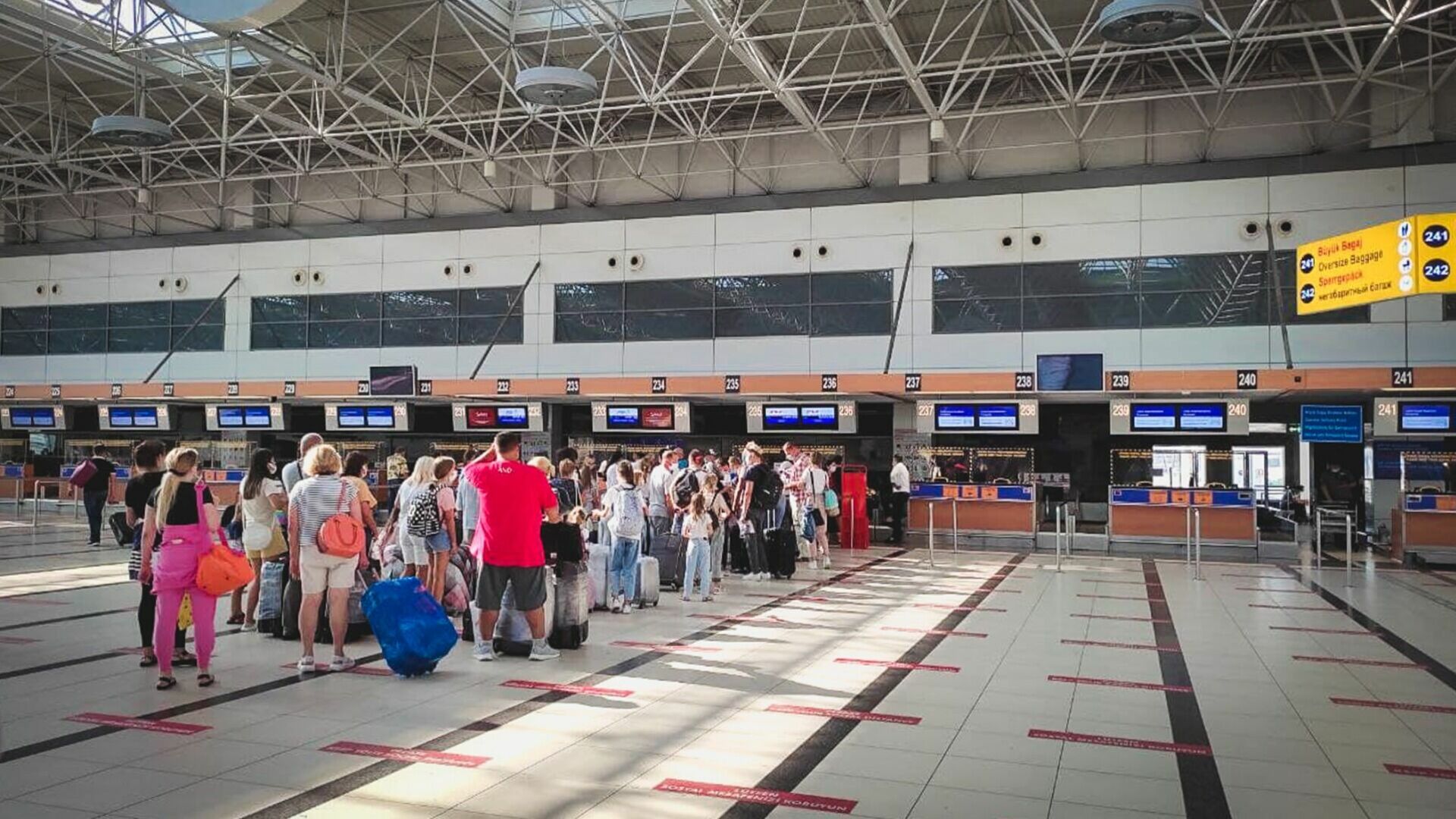 Задержку авиарейса Омск-Новосибирск проверила транспортная прокуратура