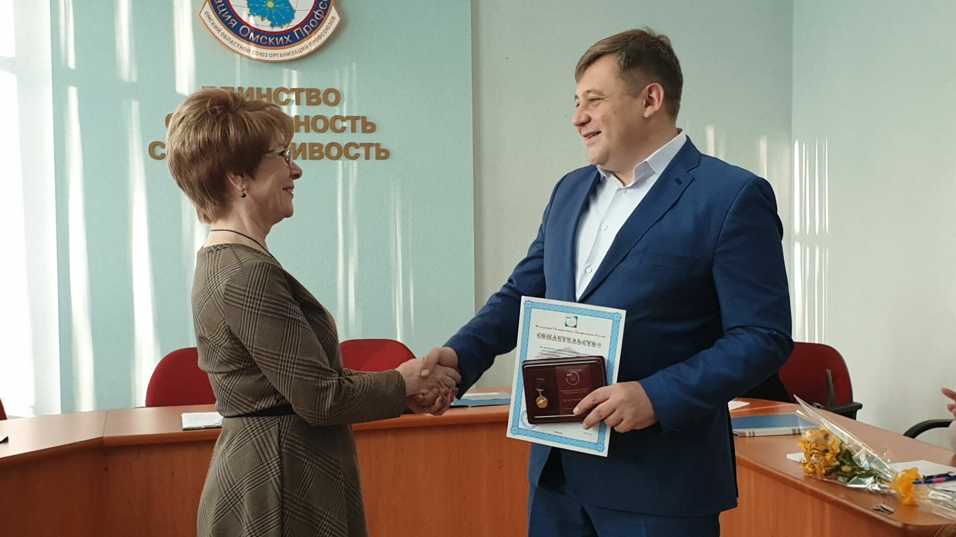 Гендиректор «Омскэлектро» Андрей Жуковский награжден почетным знаком «За содружество»